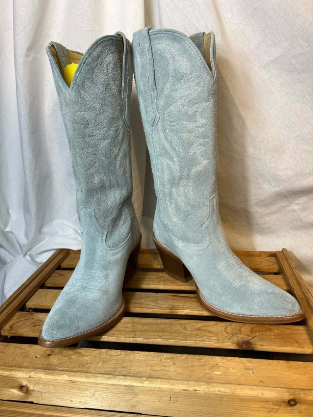 Idyllwind Charmed Life Blue Suede Western Boots. Women’s Size 8.